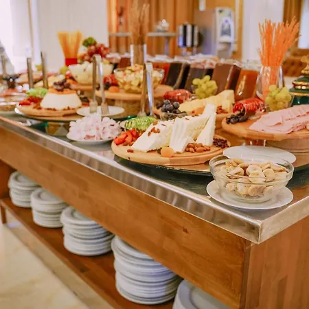 Empire Albania דורס