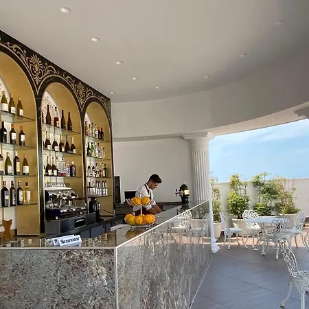 Empire Albania Otel Dıraç
