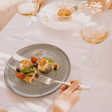 Empire Albania דורס