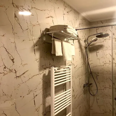 Empire Albania דורס