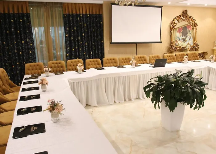 Empire Albania 酒店